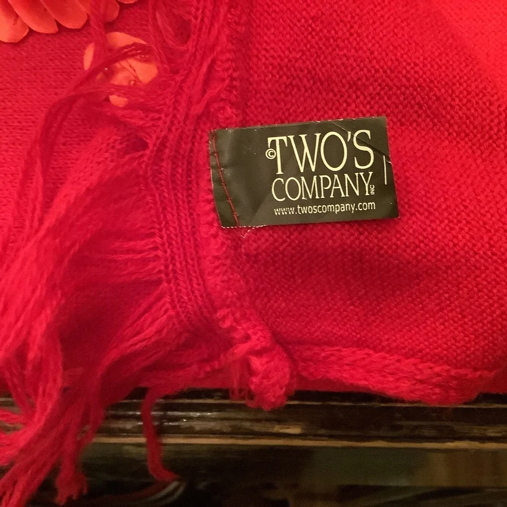Beautiful ombré pink/red scarf wrap with fringe‎ valentines BOGO